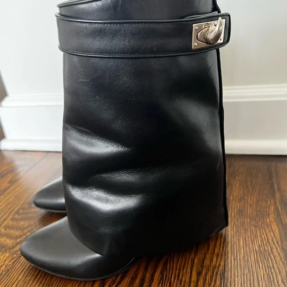 Givenchy Sleek Black Leather Ankle Booties - Picture 2 of 6